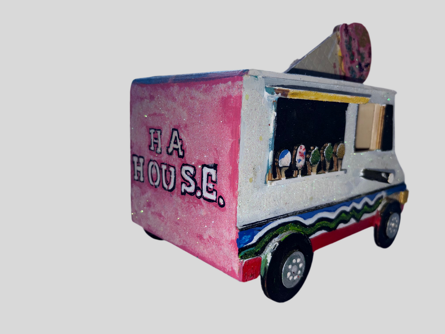 Ha House Garden Bird Feeder| Ice Cream Truck
